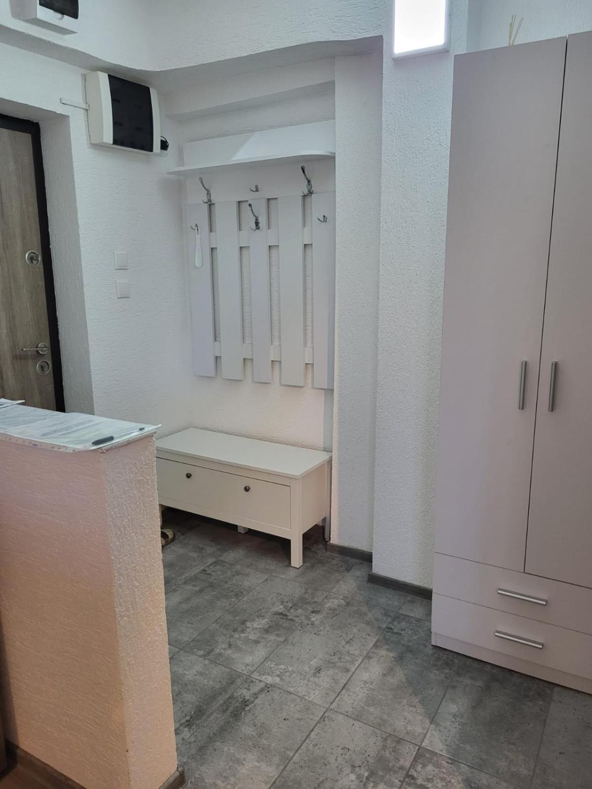 Mona Central Apartment Хунедоара Екстер'єр фото